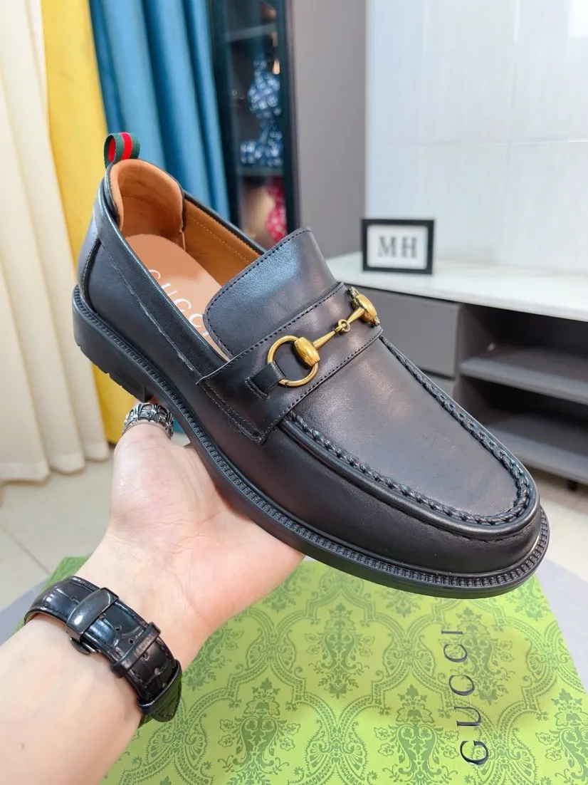 Men's shoes 💰500🌹🌹[GUCCI Gucci] A new style of formal men's leather shoes is coming ~ The original quality upper is made of Italian cowhide➕The leather is soft and delicate, comfortable and soft. The top layer of genuine leather, rubber wear-resistant outsole, the shoe shape is dignified and domineering, and the luxury charm is not concealed! The natural and free nouveau riche leads the trend. Code number: 38-44